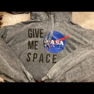 "Give Me Space" nasa pullover
